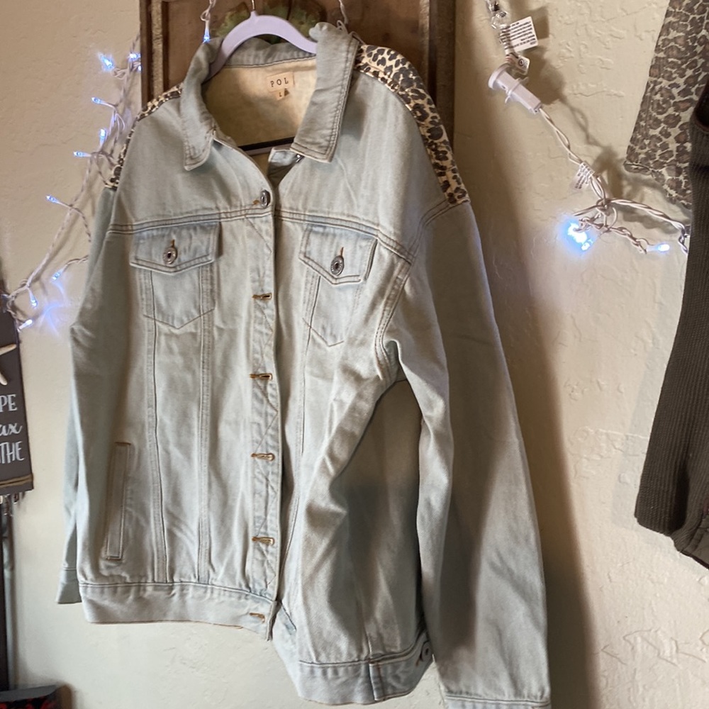 sale⚡POL Raw It's Denim Jacket: light Blue distressed denim,animal print Detail - Picture 13 of 16